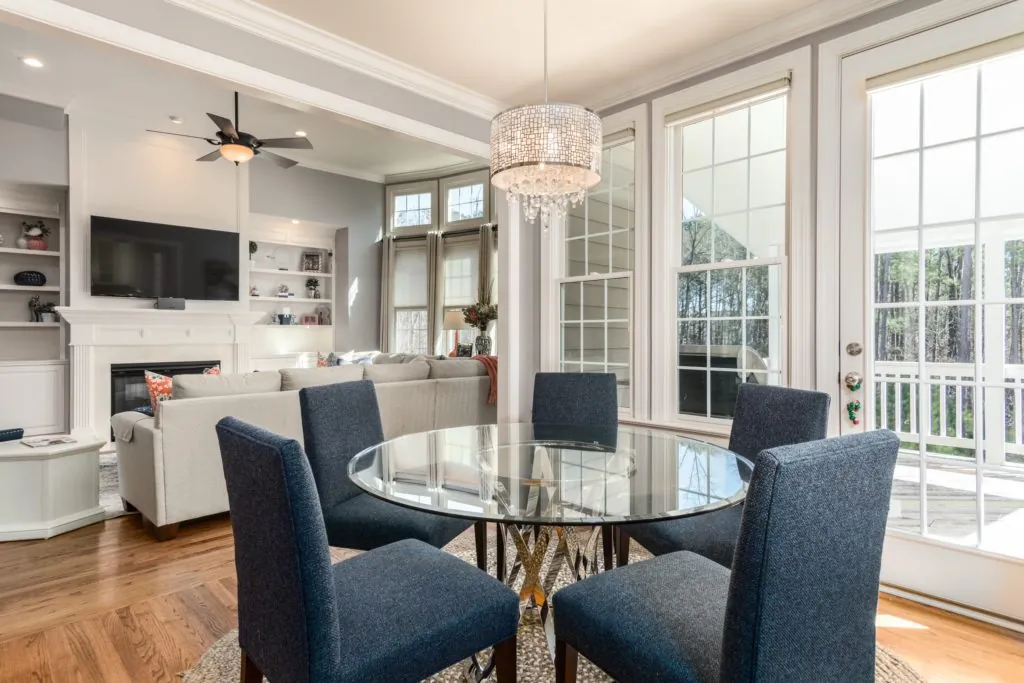 dining area with 5-piece dining set