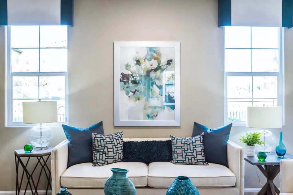 Clean and Clutter-free sitting area